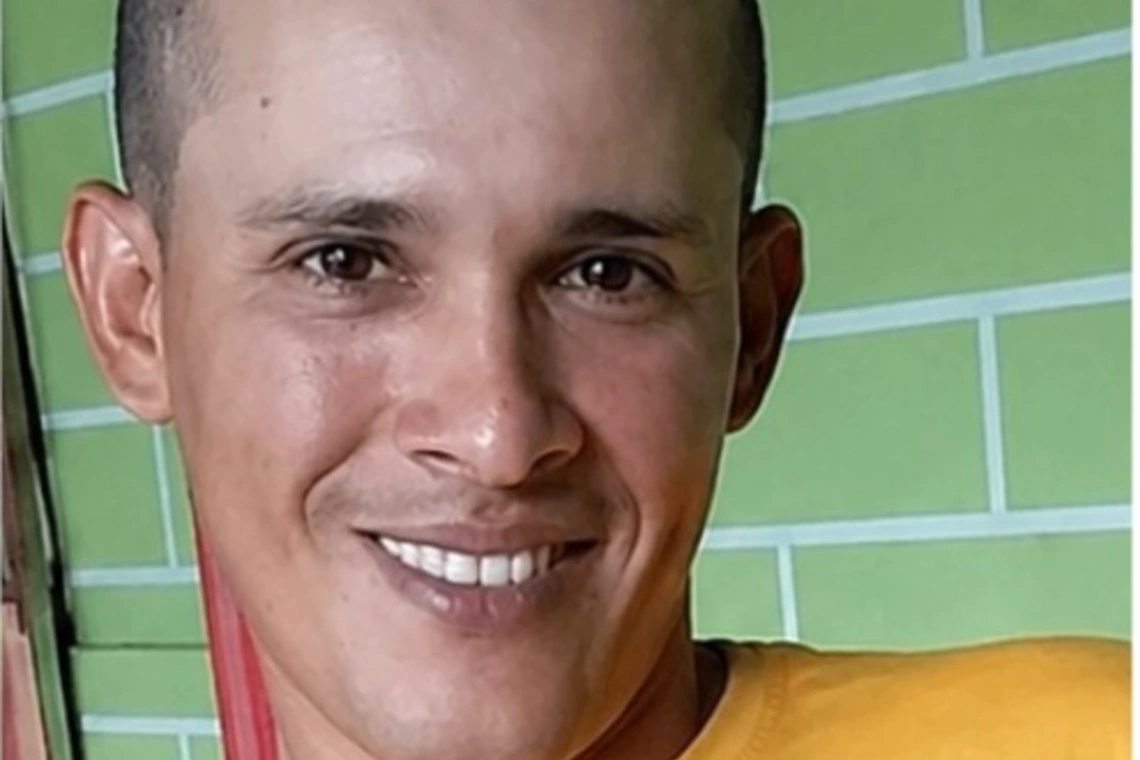 En menos de 24 otras otro suicidio