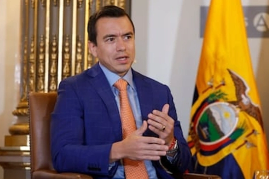 Acusó a Petro de apoyar incursión guerrillera