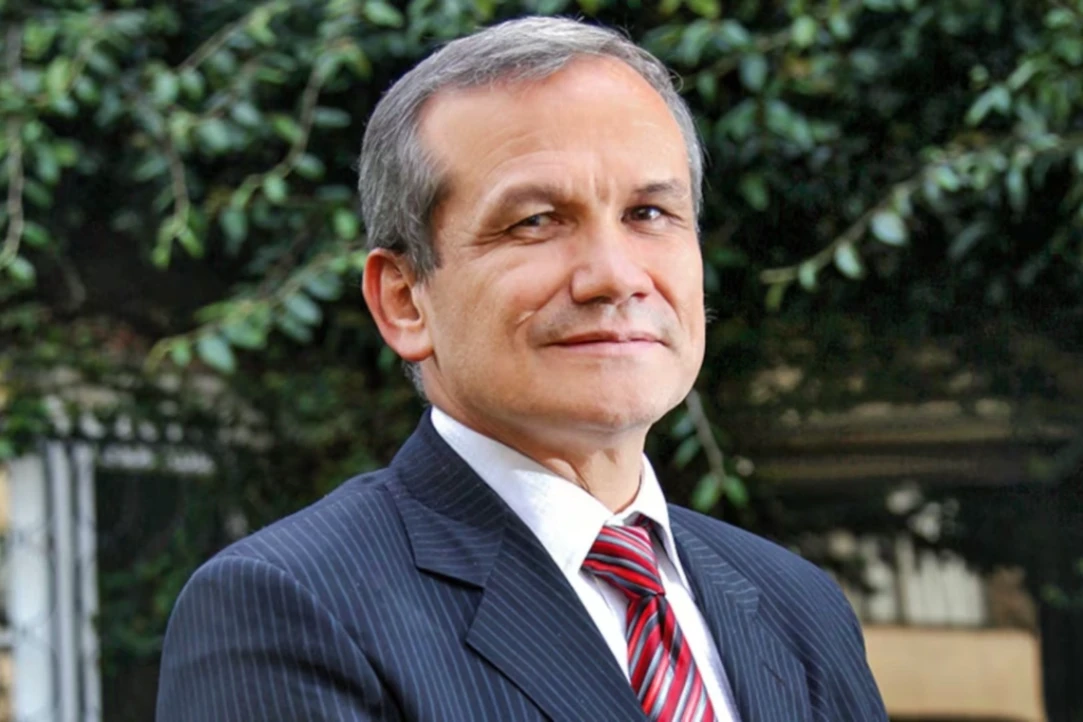 Interpol le dio 'visa' por el mundo a Carlos Ramón