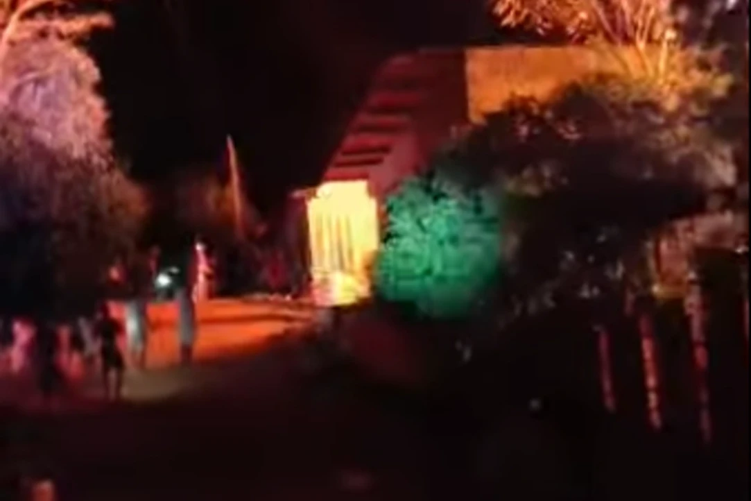 Voraz incendio acabó con seis casas en Tiquisio