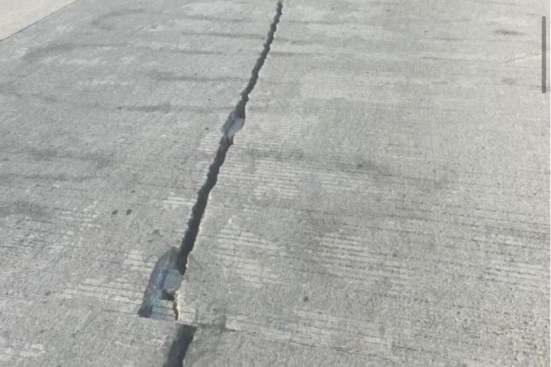 Investigación irá hasta el fondo: Calle sobre vía en mal estado