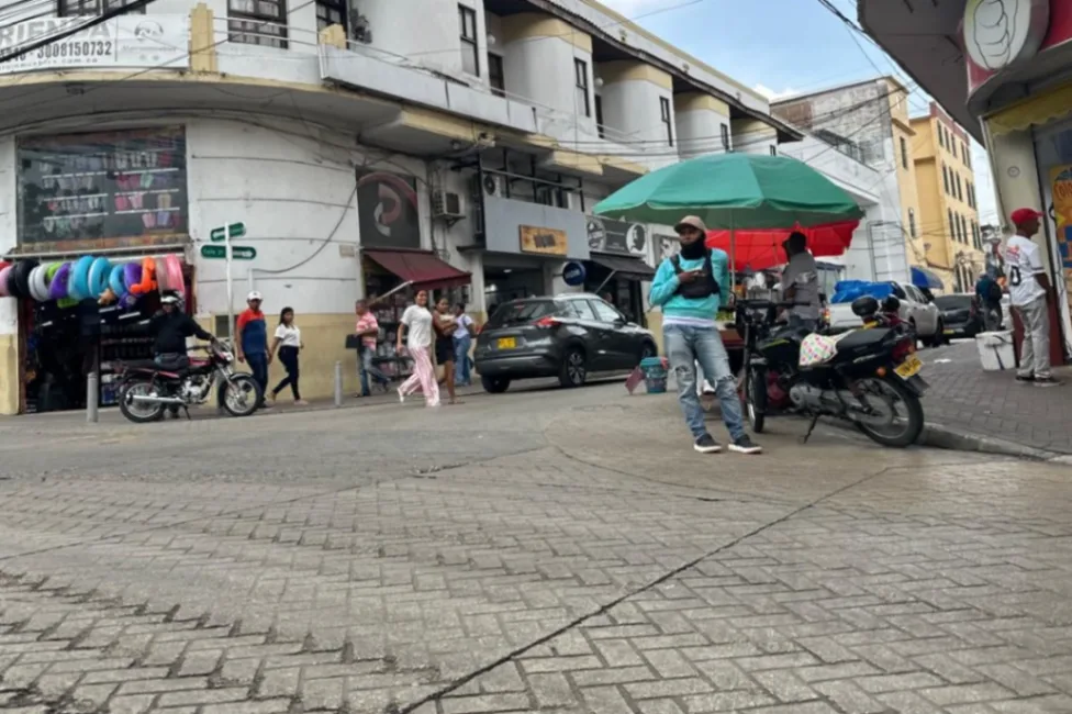 La falta de cultura sigue ganando en el Área de Movilidad Restringida, mototaxistas no respetan