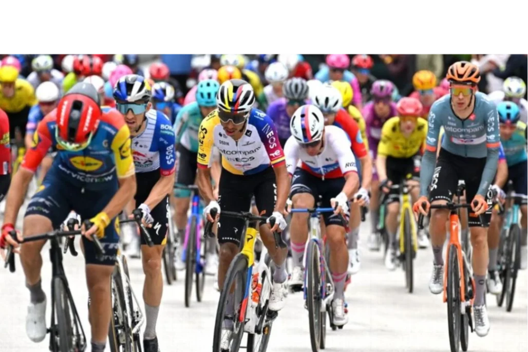 Egan Bernal, tercero en la clasificación general del Giro de Italia