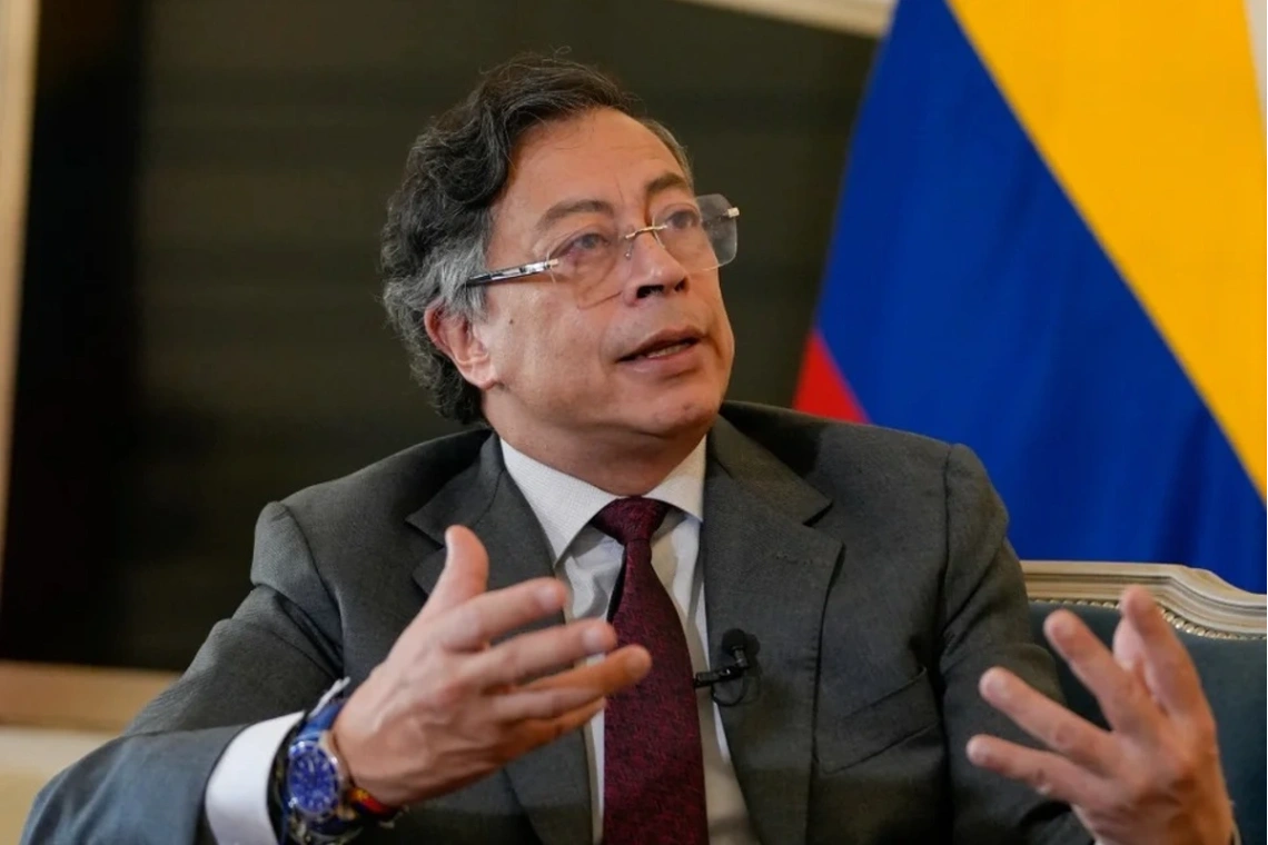 Le tumban decreto y amenaza a las cortes