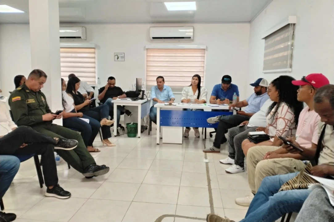 Aqualia, Alcaldía y líderes coordinan plan de choque para garantizar abastecimiento de agua en Lorica