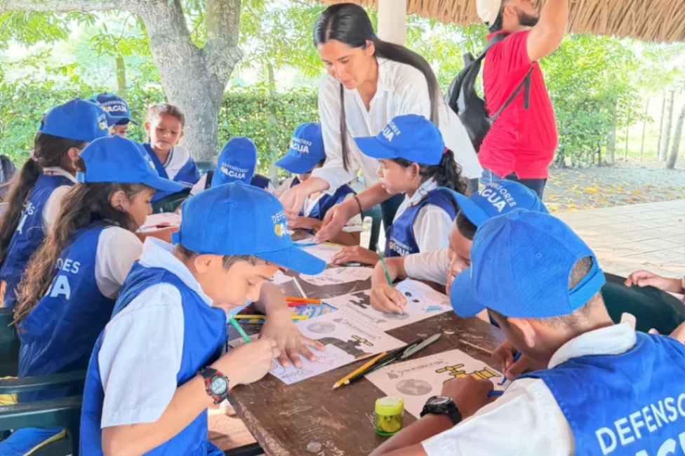 Aguas de Córdoba fortalece cultura del cuidado del agua con Clubes Defensores del Agua