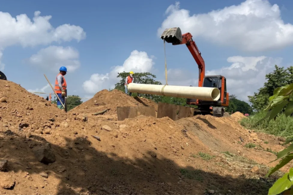 Agua potable en Ciénaga de Oro avanza a toda marcha