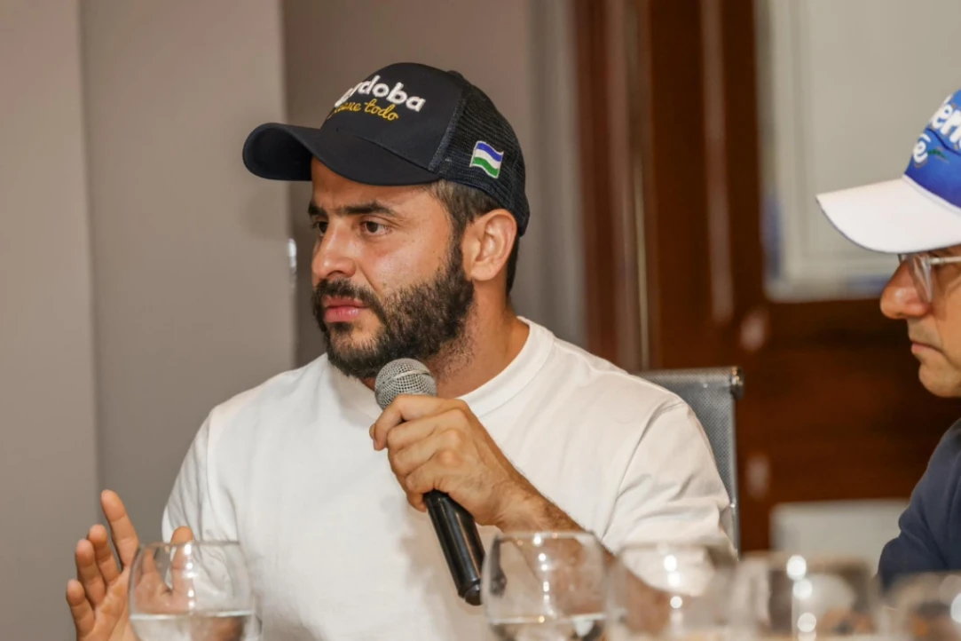 Ahora, 'estudiantes fantasmas'