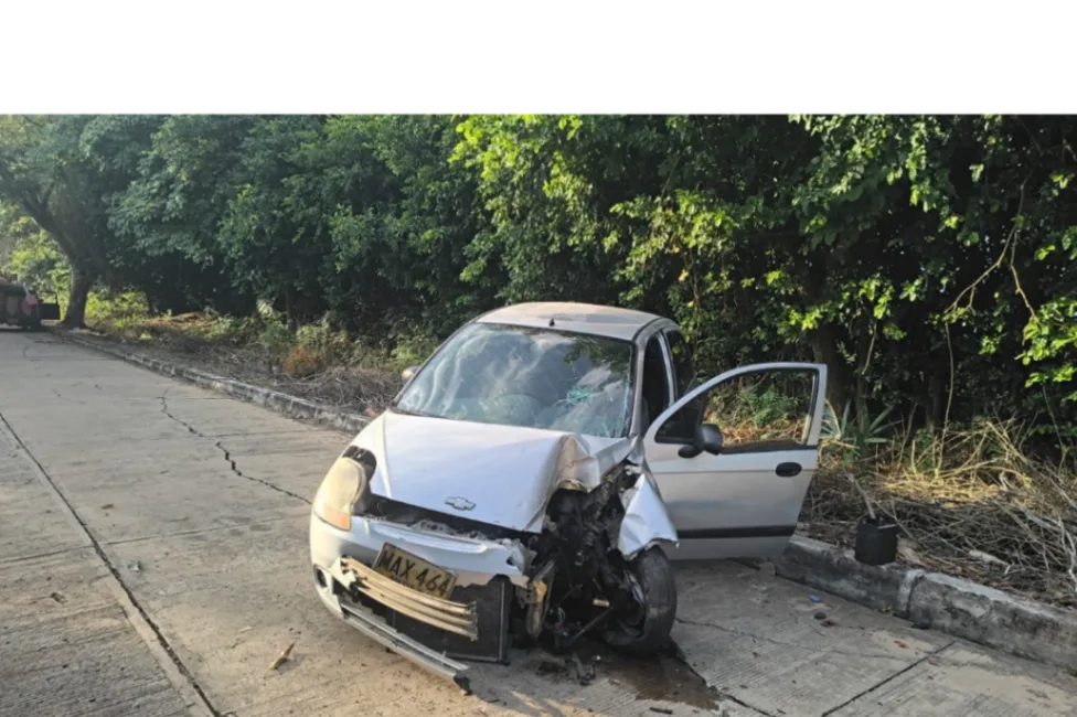 Accidente vehicular en Pueblo Nuevo deja conductor herido en Avenida Gaitán.