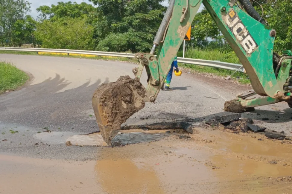 Daño en línea de conducción afecta el servicio de agua en Ciénaga de Oro y Sahagún