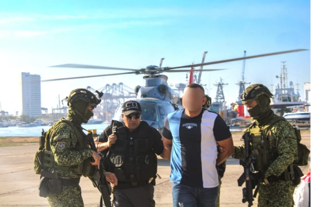 A prisión a alias ‘Pluma Blanca’ por presunta corrupción y tráfico de armas del Clan del Golfo