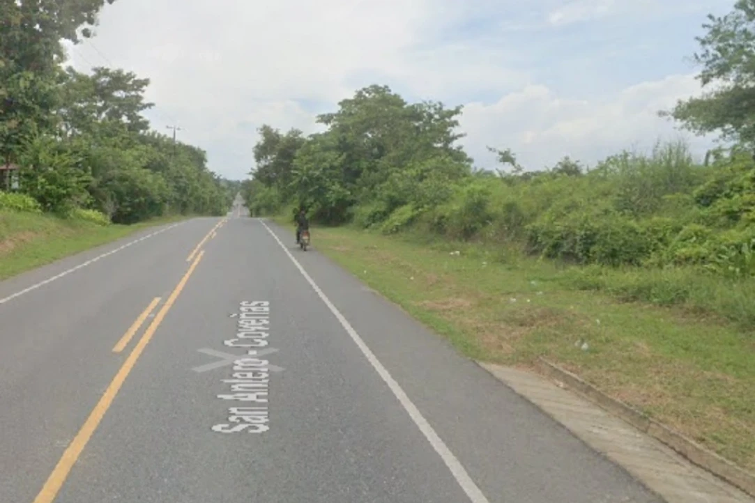 La atracaron en plena carretera