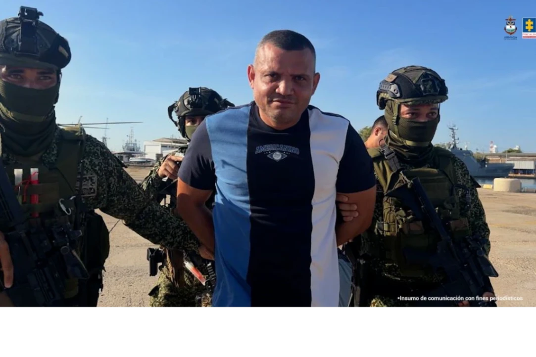 Alias Pluma Blanca ordenó ubicar y ofrecerle entre $70 y $80 millones a un coronel de la Infantería
