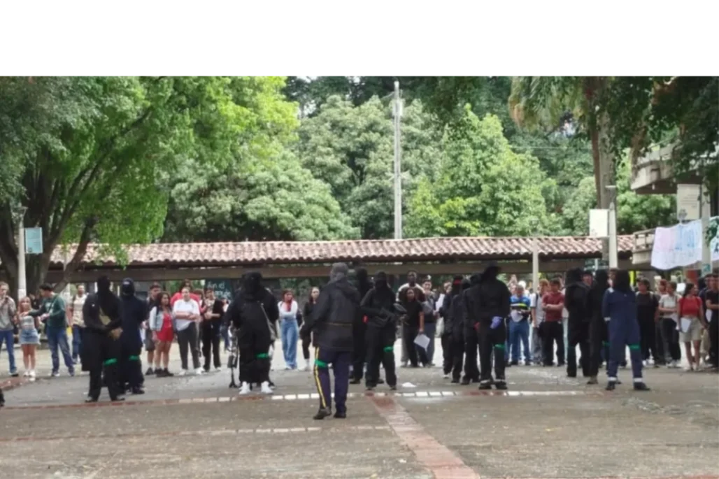 Se repite la historia, desde las universidades forman el caos