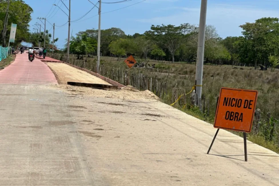 Continúa la pavimentación de la vía El Francés–Guacamaya, puente será demolido