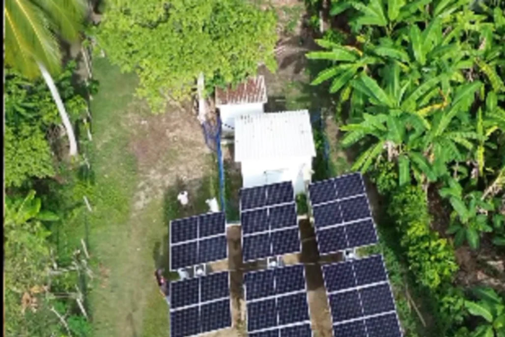 Instalan paneles solares en acueducto