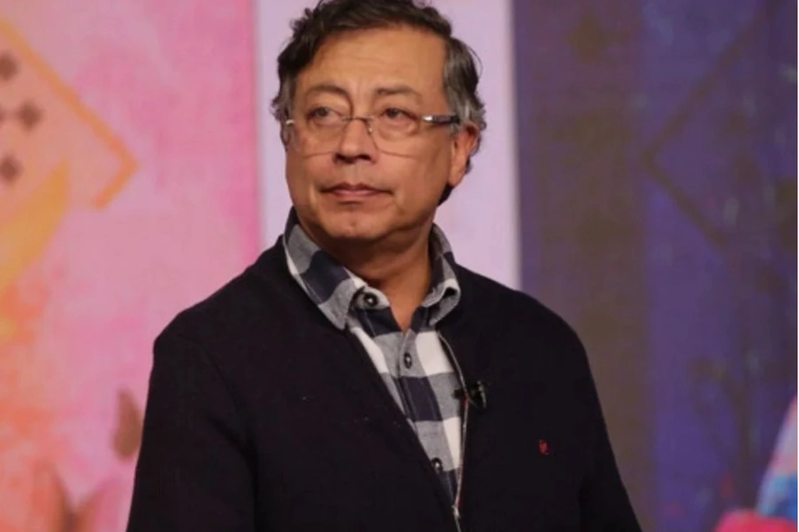 Sospechosa suspensión a Gustavo Petro, por participación en política