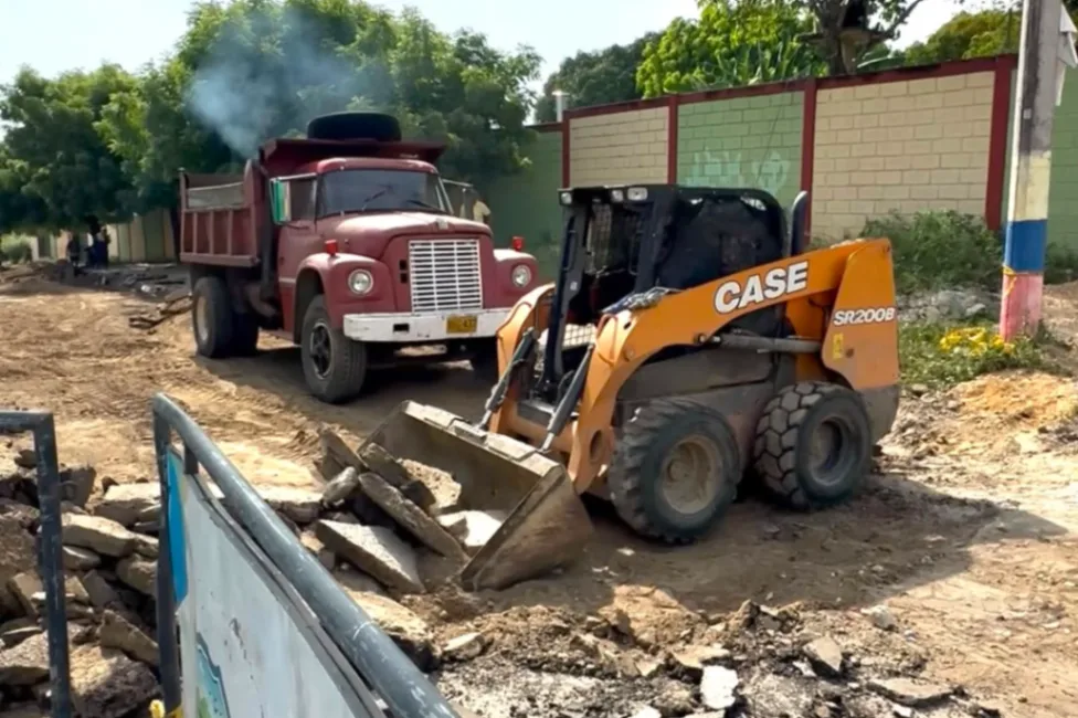 Reanudan trabajos en la avenida La Paz, comunidad espera su pronta terminación