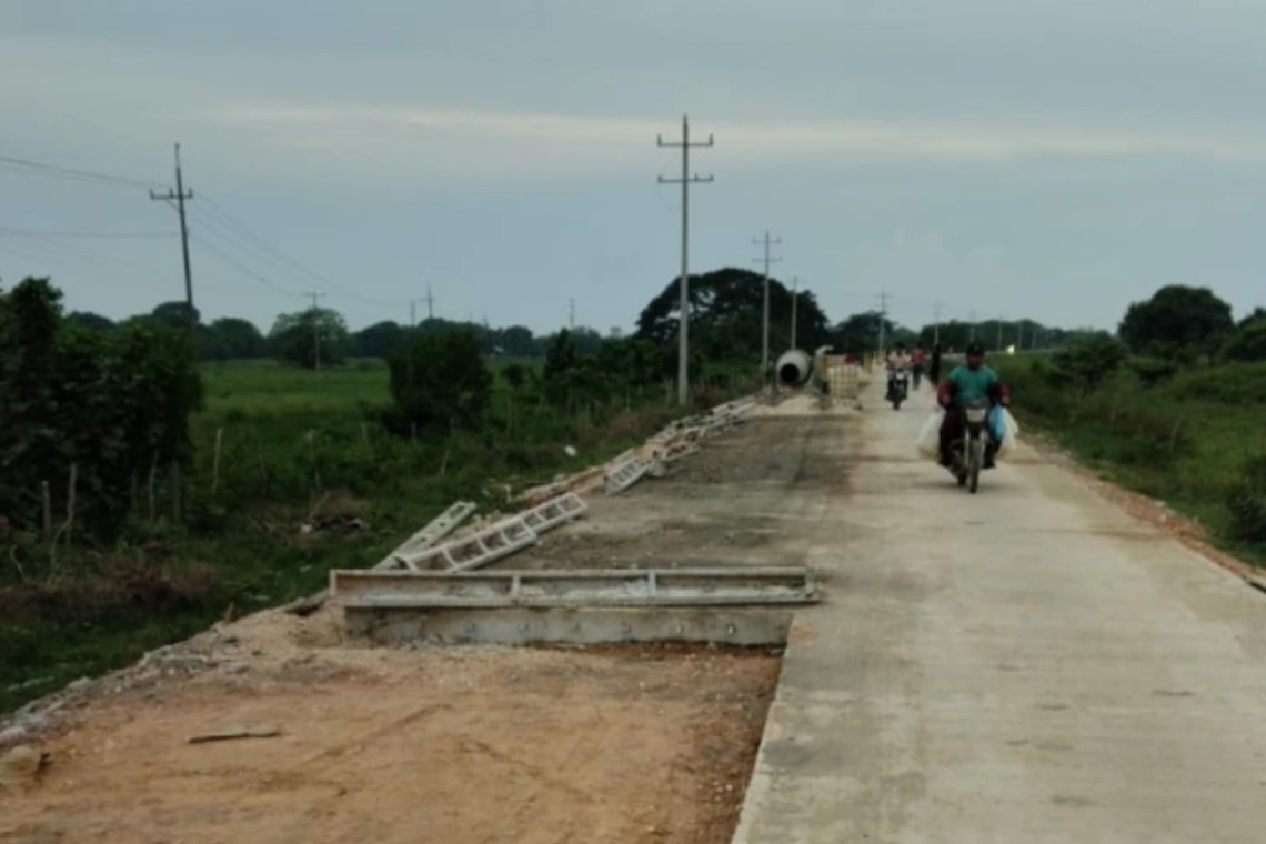Advierten de trabajos suspendidos en la vía Sucre- El Cauchal