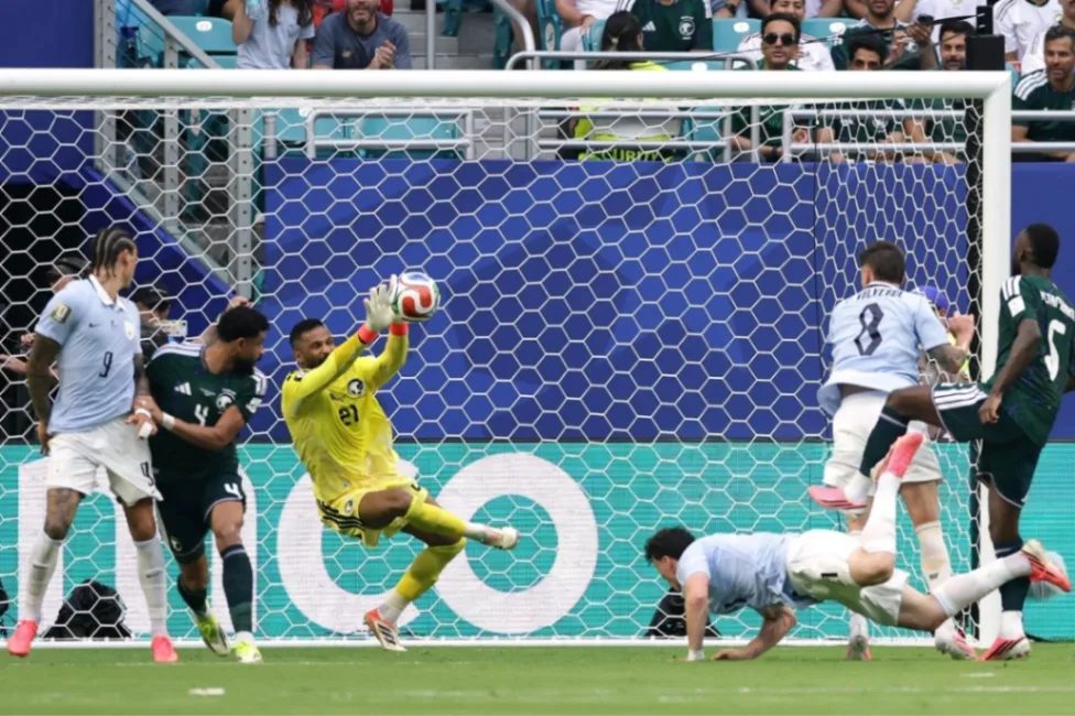 Uruguay rescató un punto ante Arabia