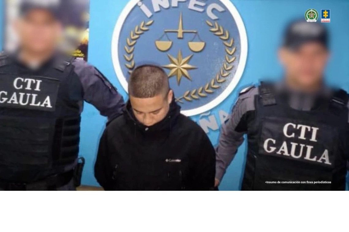 Se habría presentado como integrante de un grupo ilegal para intimidar a la víctima y extorsionarla