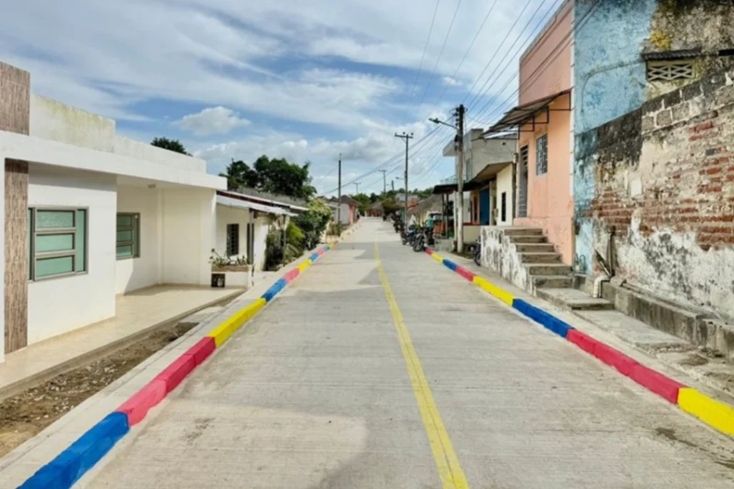Calle Nueva, en Ovejas, estrena renovación vial tras más de tres décadas sin intervención