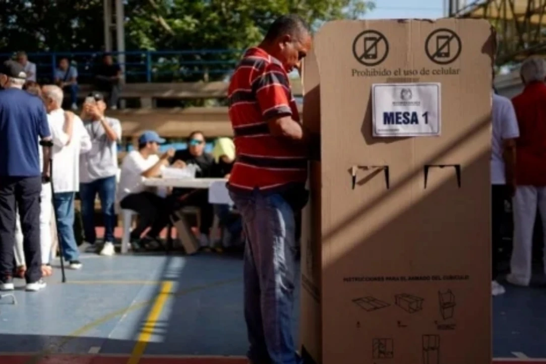 Denuncian 'voto fusil' a favor de Cepeda