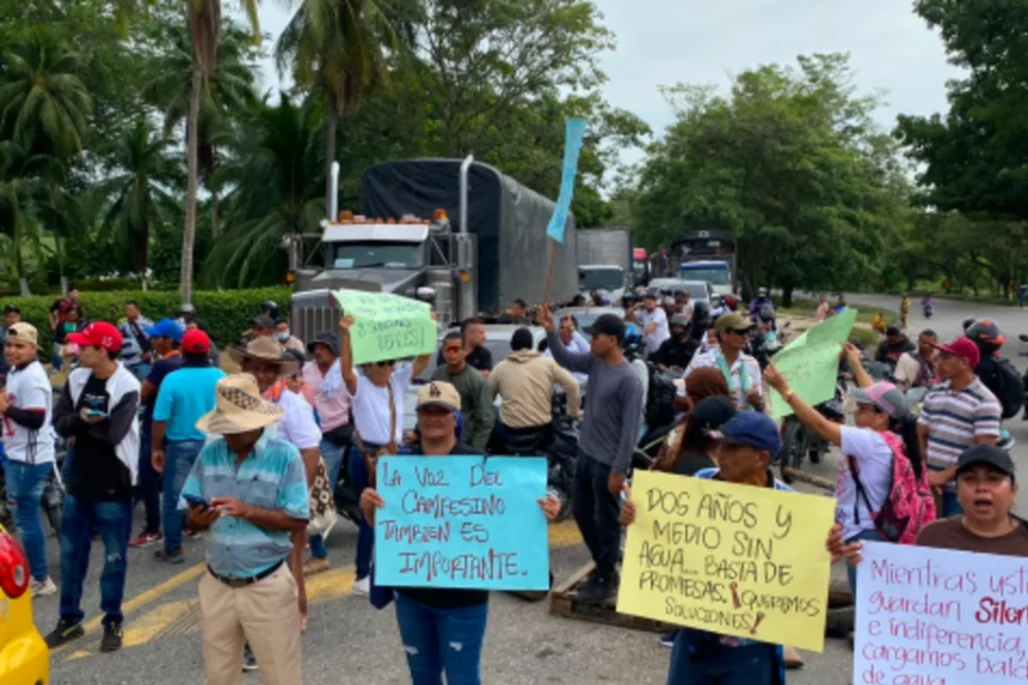Comunidades de Sampués bloquearon la Troncal de Occidente, por falta del servicio de agua potable