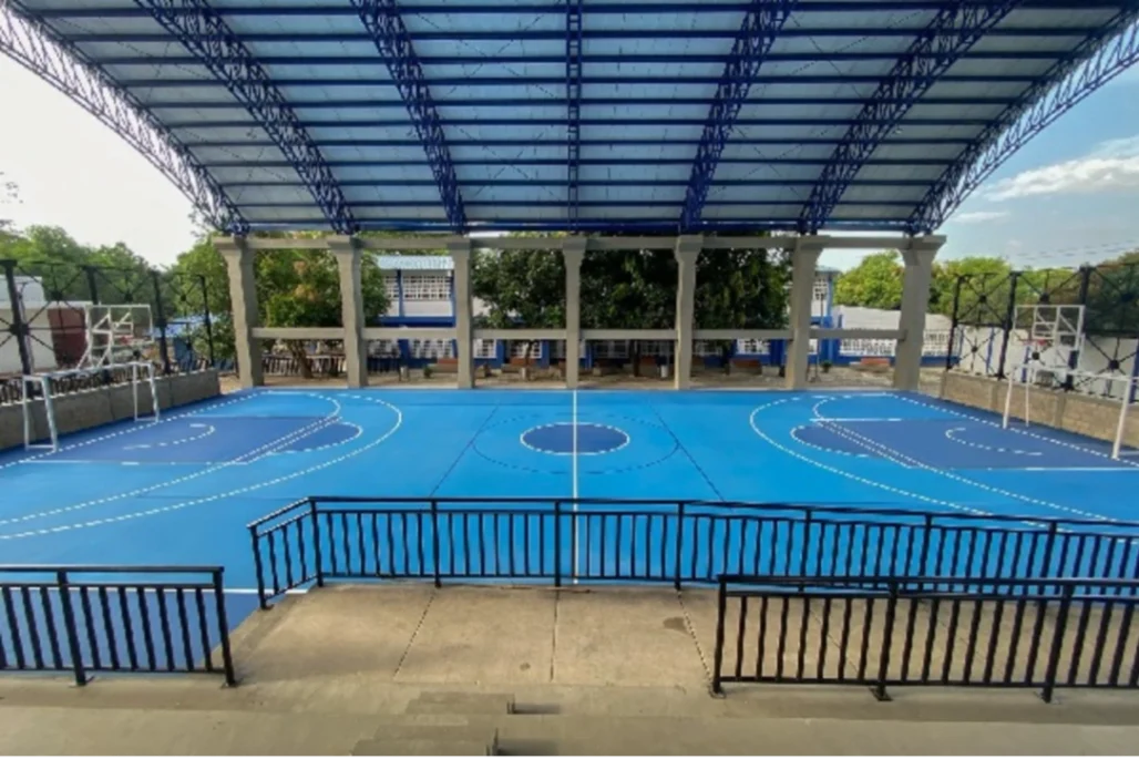 Avanza construcción de polideportivo en el Centro Educativo Golfo de Morrosquillo en Coveñas