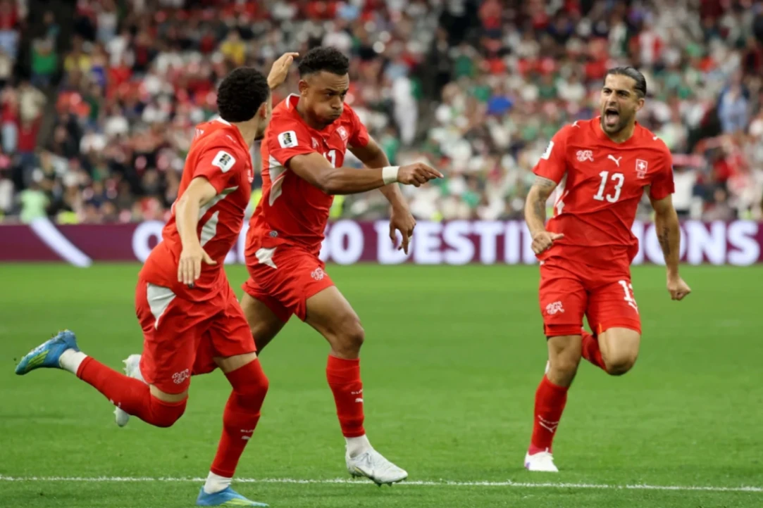 Suiza hace historia: vence 2-0 a Argelia y espera en octavos por Colombia o Ghana