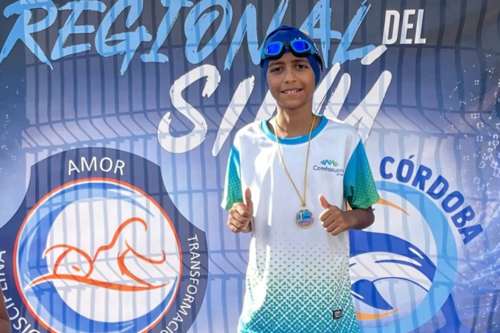 Nadador Juanangel Puertas ganó tres de oro en el Regional del Sinú