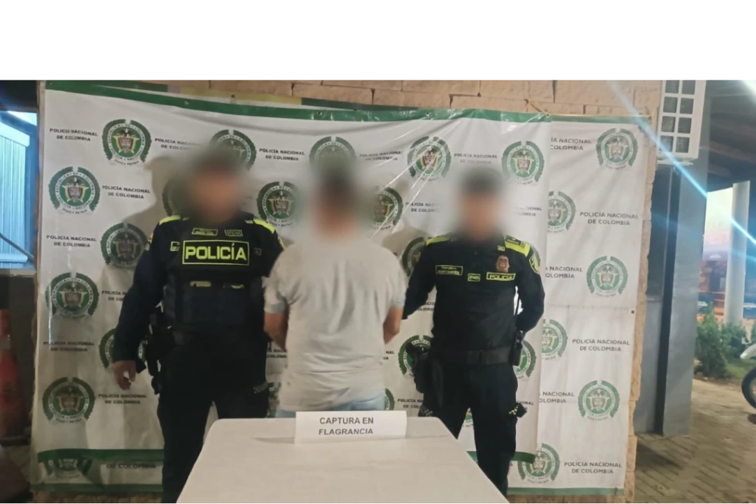 Echó a la mujer a la calle y lo capturaron