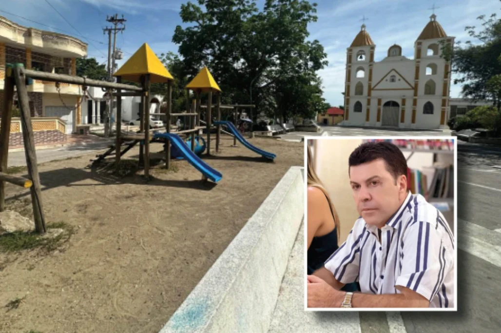 En 'las narices' del alcalde Gabriel Rey, el parque infantil de Los Palmitos está abandonado e inservible