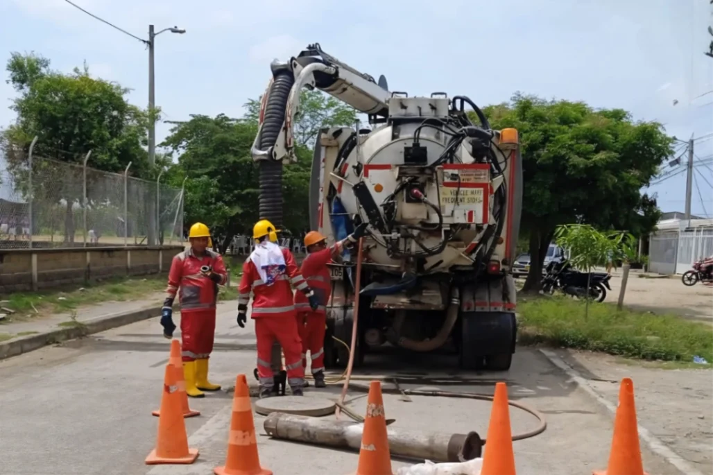 Veolia avanza en limpieza de alcantarillado en El Recuerdo y Edmundo López