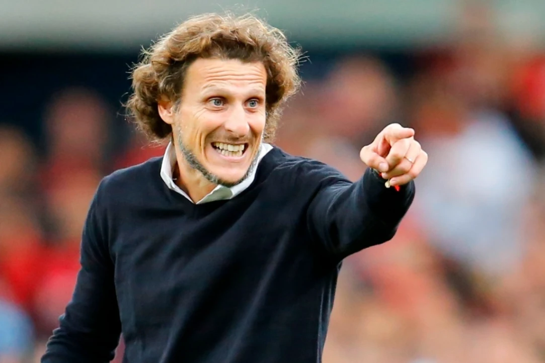 Diego Forlán asume como técnico interino de la selección absoluta de Uruguay y de la Sub-20