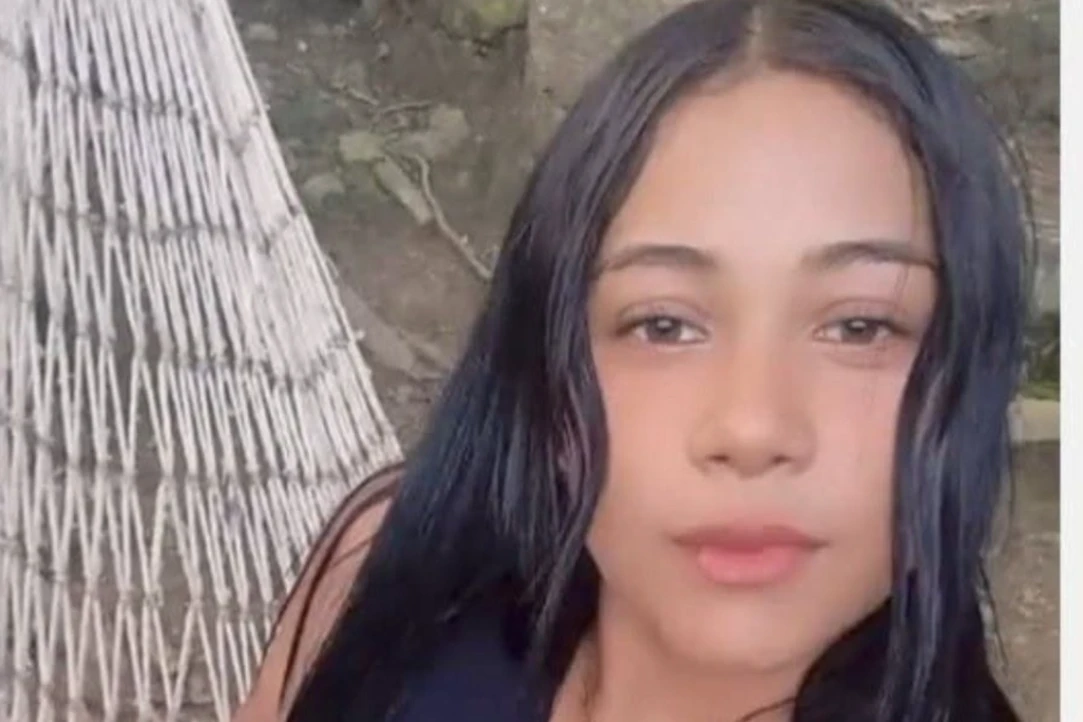 La habrían atacado en el cuello