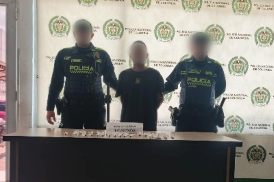 Policía propina golpe al microtráfico