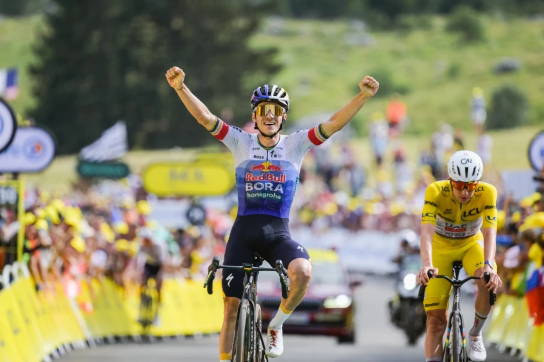 Evenpoel triunfa, Vingegaard se retira del Tour