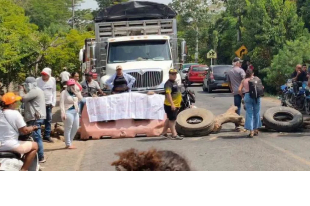 Por falta de energía bloquearon vía Mompox