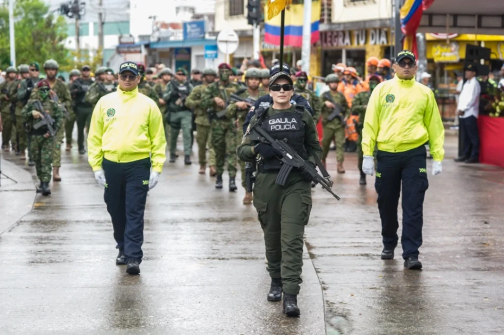 La patria desfiló con honores por las calles de Sincelejo
