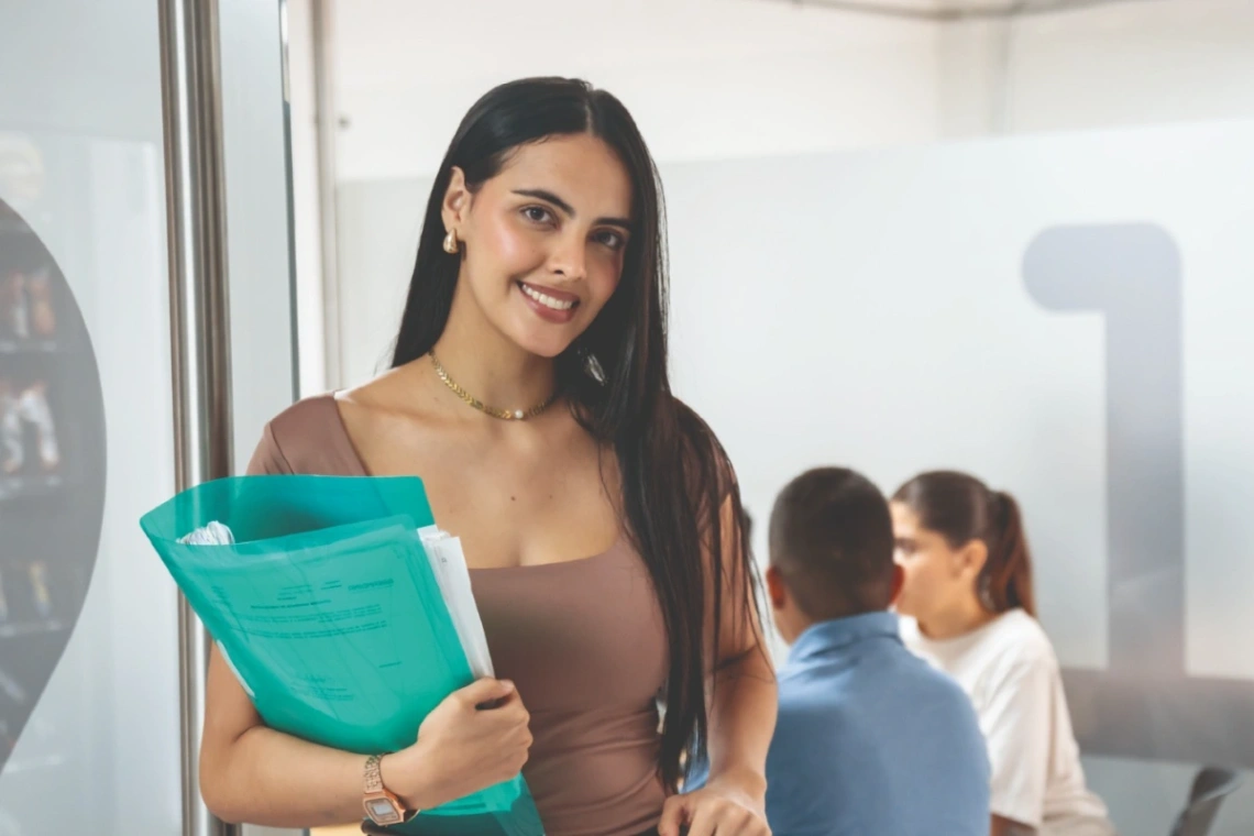 Haz que tu historia profesional comience hoy con 3 Becas para tu Futuro