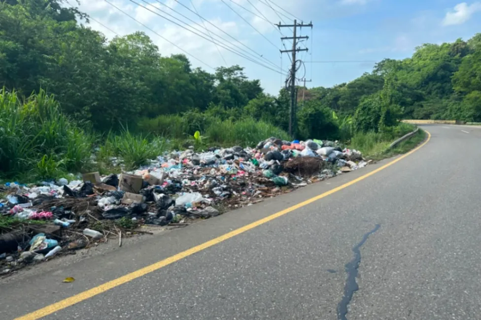 Un basurero es lo que te recibe en Toluviejo, comunidad reclama acciones de Alcaldía y Triple A