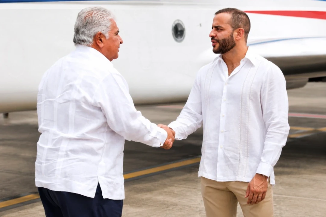 Gobernador Erasmo Zuleta celebra reapertura del Consulado de Panamá en Montería