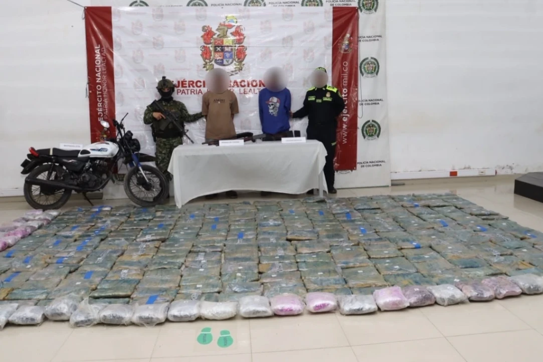 Golpe al EGC, incautan millonario cargamento