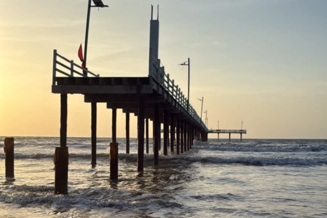 Tras colapso parcial, Alcaldía de Moñitos contratará el desmonte del muelle turístico