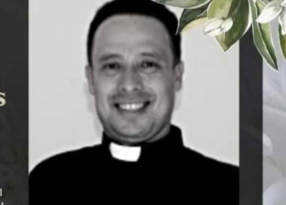 Sacerdote murió dentro de un bar