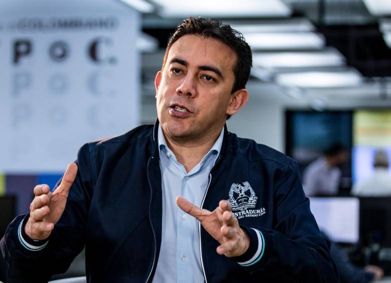 Registrador Nacional niega su responsabilidad en el escándalo por audios de Zuluaga