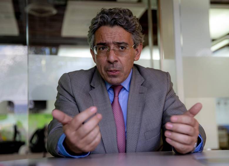 “Primera dama está entregando puestos para que voten a favor de la reforma a la salud”: Enrique Gómez
