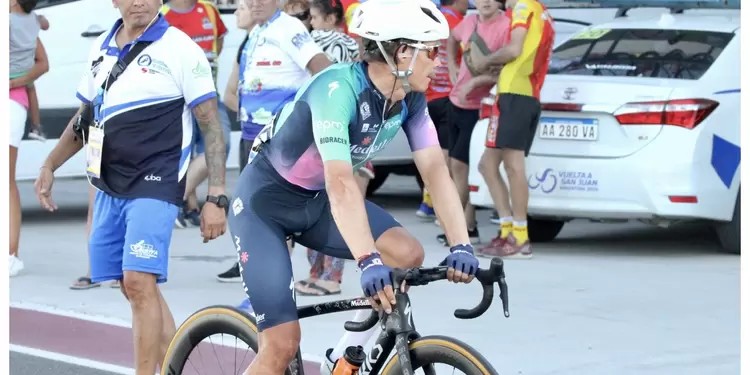 ‘Superman' López triunfó en la etapa reina de la Vuelta al Tolima